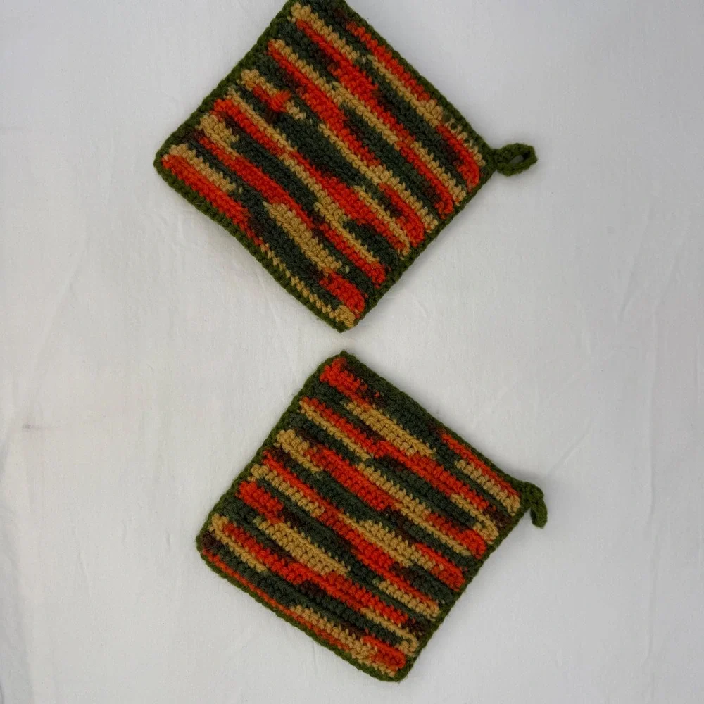 Vintage Handmade Crochet Chicken Trivet and Variegated Pot Holder Set 3pc‎